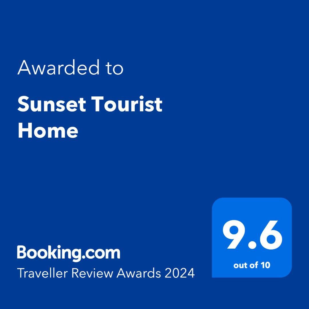 Sunset Tourist Home โปลอนนารูวา ภายนอก รูปภาพ