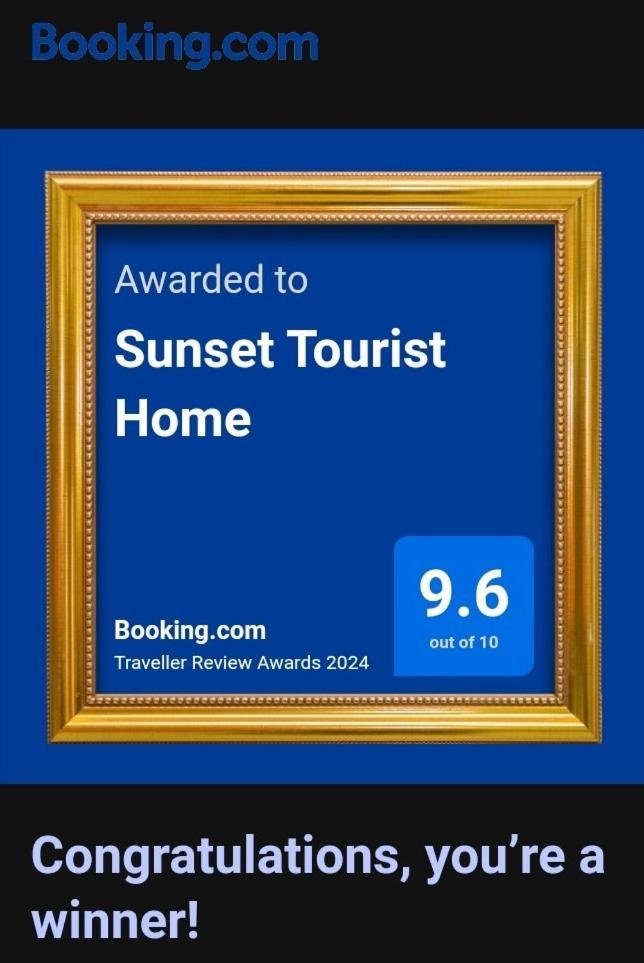 Sunset Tourist Home โปลอนนารูวา ภายนอก รูปภาพ