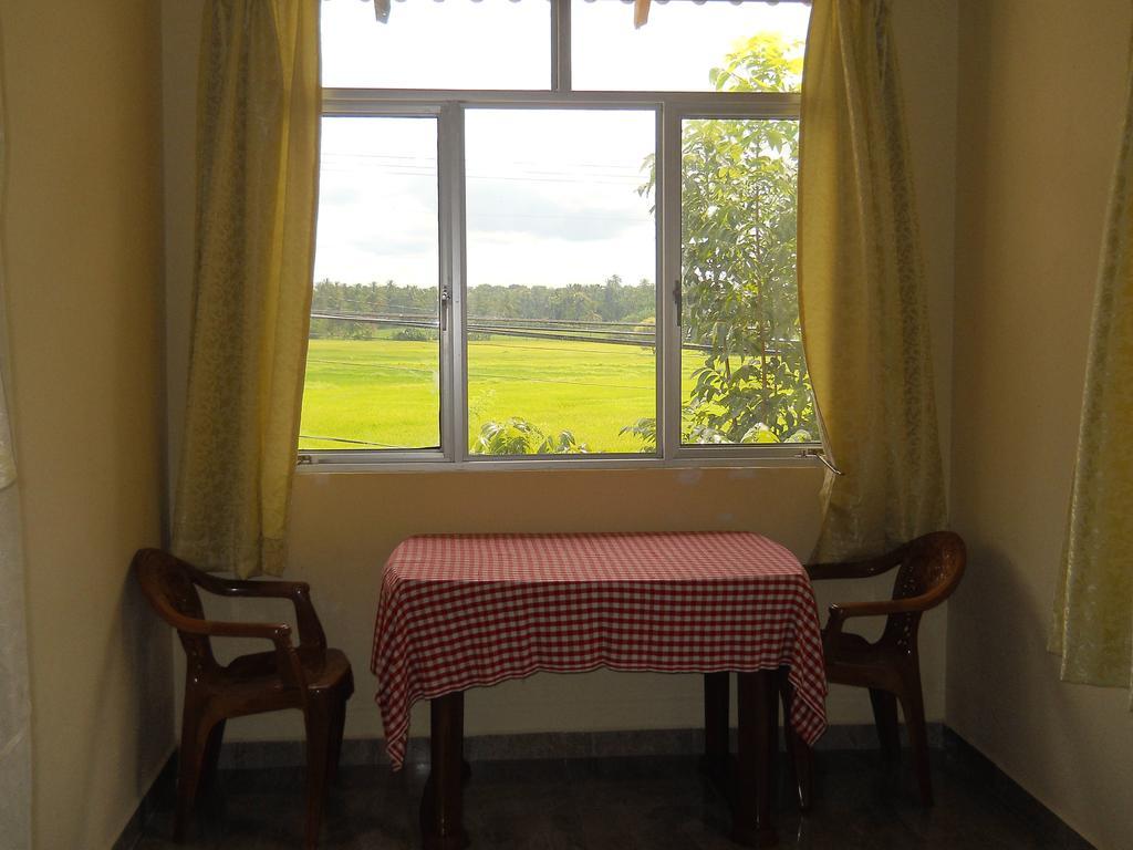 Sunset Tourist Home โปลอนนารูวา ภายนอก รูปภาพ